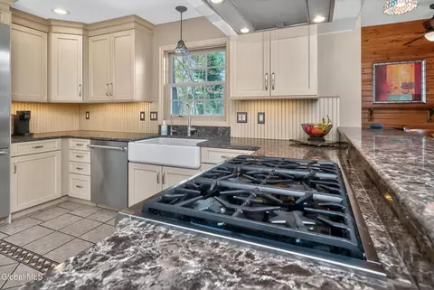 Kitchen - 531 Delaware Ave, Delmar, NY 12054 photo 4 of 9