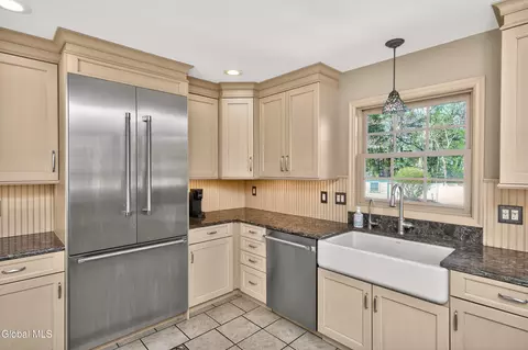 Kitchen - 531 Delaware Ave, Delmar, NY 12054 photo 6 of 9
