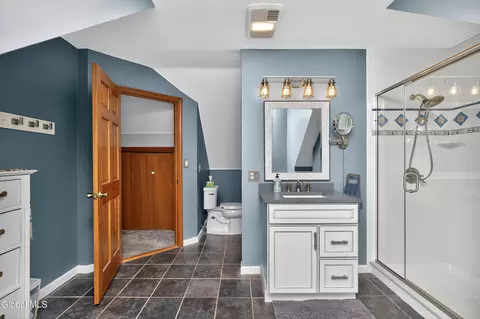 Bath - 531 Delaware Ave, Delmar, NY 12054 photo 4 of 6