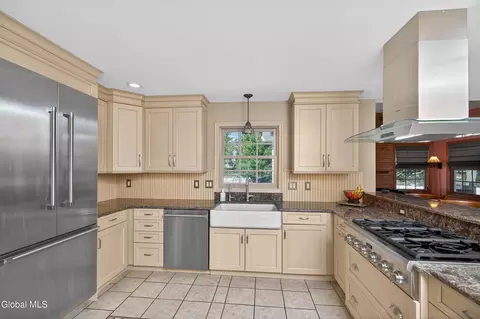 Kitchen - 531 Delaware Ave, Delmar, NY 12054 photo 5 of 9