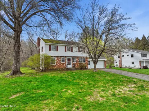 98 W Saint Stephens Ln, Glenville, NY 12302