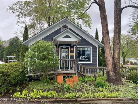 2 Karls Corner Dr, Bolton Landing, NY 12814