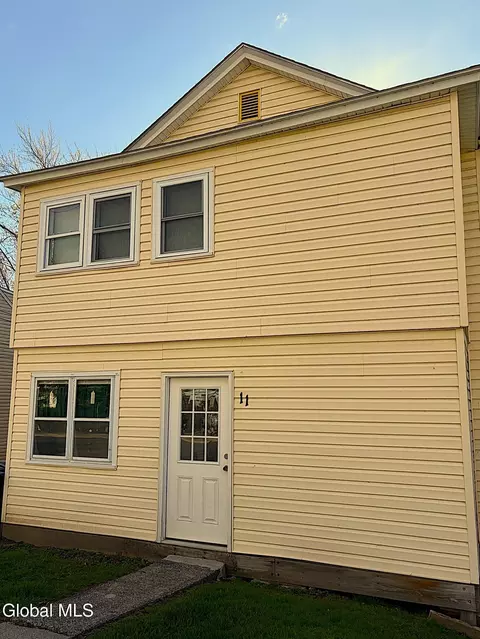 11 Edward St, Cohoes, NY 12047