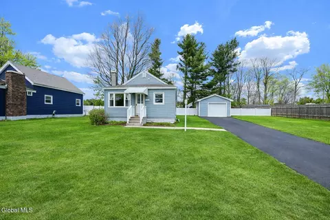 153 Dahlia St, Schenectady, NY 12306