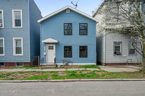 547 5th Ave, Troy, NY 12182