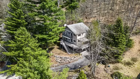 496 E Shore Dr, Adirondack, NY 12808