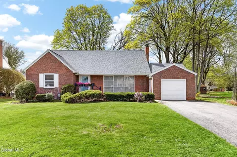 711 Riverside Ave, Glenville, NY 12302