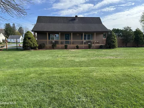 1825 Greenpoint Ave, Schenectady, NY 12303