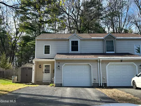 130 Deer Run Dr, Ballston Spa, NY 12020