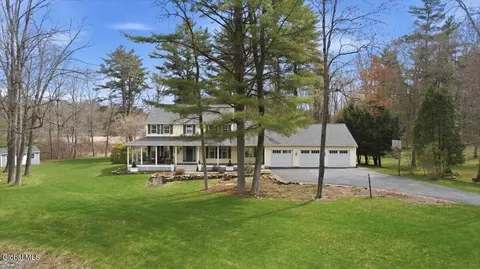 518 Acland Blvd, Ballston Spa, NY 12020