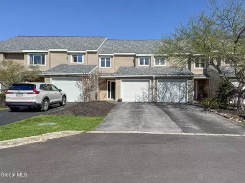 37 Preakness Way, Saratoga Springs, NY 12866