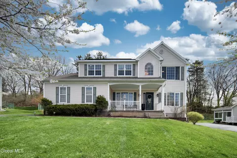 39 Utica Ave, Latham, NY 12110