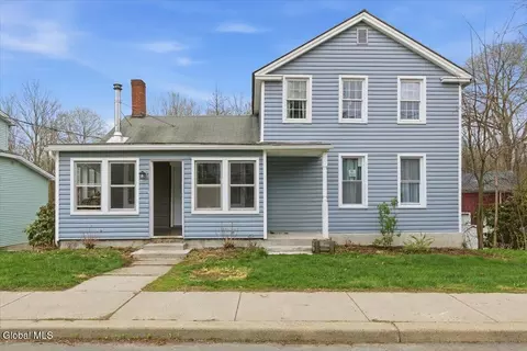 43 Elm St, Nassau, NY 12123