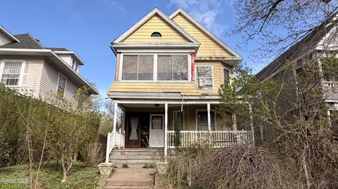 1362 Parkwood Blvd, Schenectady, NY 12308