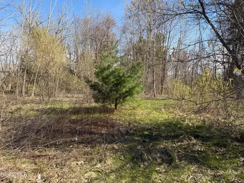 16 Homer Ave, Queensbury, NY 12804