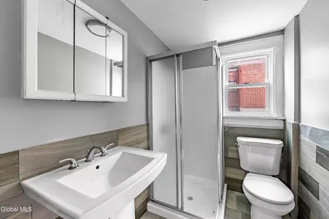 Bath - 362 2nd St, Troy, NY 12180 photo 1 of 2