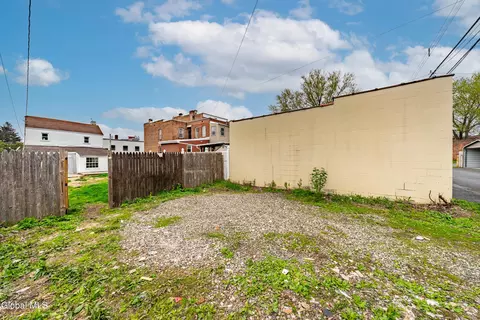 Exterior - 362 2nd St, Troy, NY 12180 photo 7 of 7