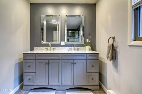 Bath - 59 1st Ave, Broadalbin, NY 12025 photo 6 of 16