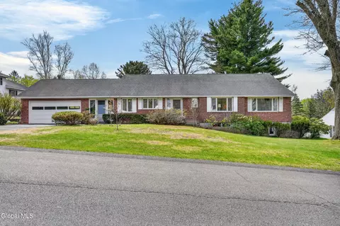 43 Coolidge Rd, Amsterdam, NY 12010