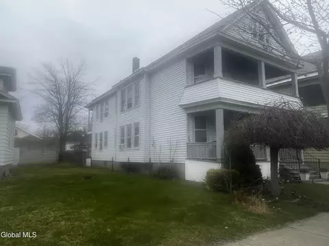 41 Barrows St, Albany, NY 12209
