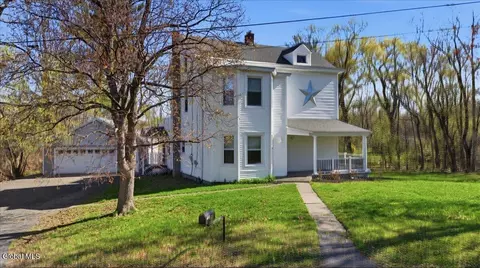 3613 Becker St, Schenectady, NY 12304 photo 2