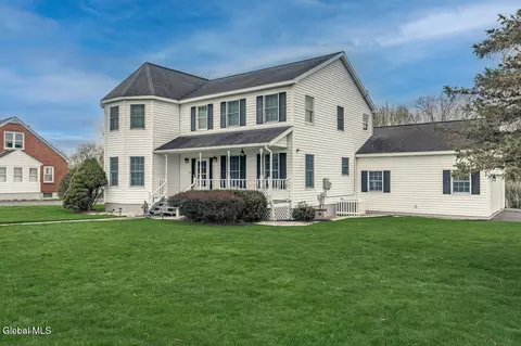 26 Columbia St, Amsterdam, NY 12010