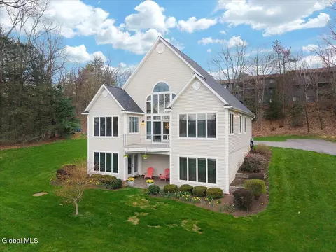 29 Canal Rd, Clifton Park, NY 12065
