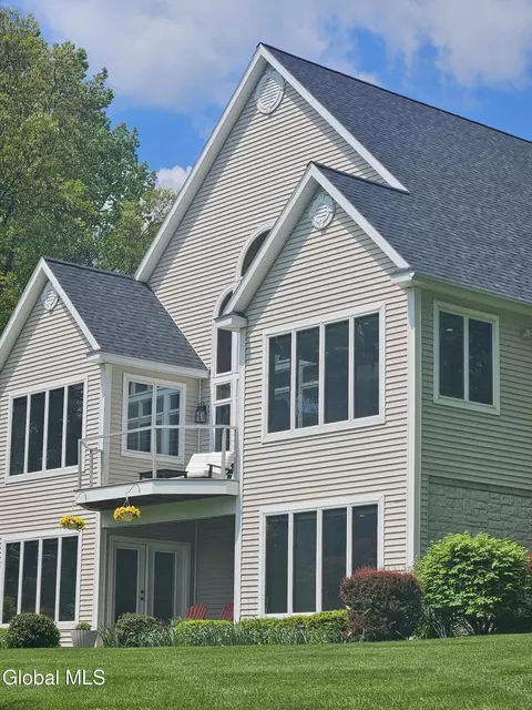 29 Canal Rd, Clifton Park, NY 12065