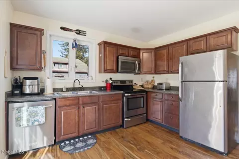 Kitchen - 14 Stratton Pl, Delmar, NY 12054 photo 2 of 3