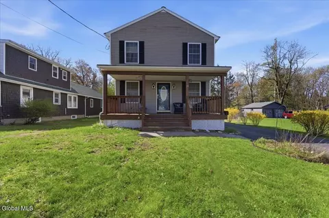 14 Stratton Pl, Delmar, NY 12054