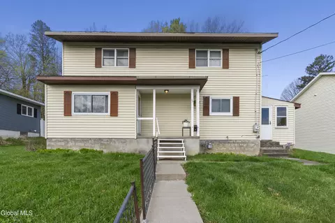 29 Harris Ave, Mechanicville, NY 12118