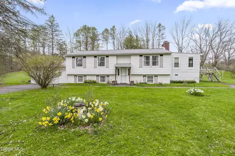 1704 Us Route 9w, Selkirk, NY 12158