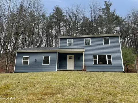 116 Werking Rd, East Greenbush, NY 12061