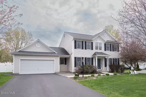 46 Harvest Ridge Rd, Selkirk, NY 12158