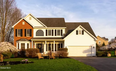 201 Longhouse Ln, Slingerlands, NY 12159