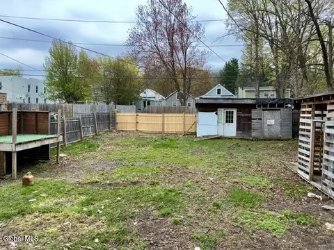 Exterior - 802 5th Ave, Troy, NY 12182 photo 4 of 4