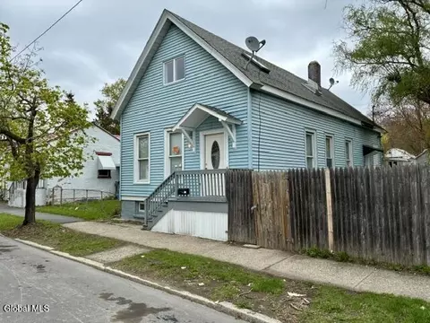 Exterior - 802 5th Ave, Troy, NY 12182 photo 1 of 4