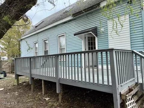 Exterior - 802 5th Ave, Troy, NY 12182 photo 2 of 4
