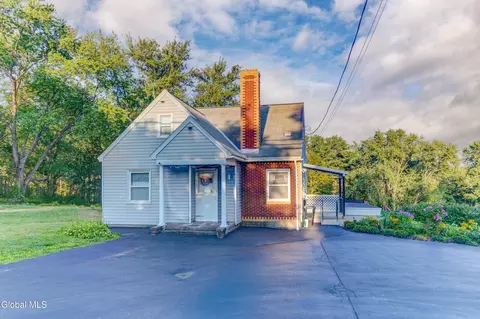 612 Sacandaga Rd, Schenectady, NY 12302