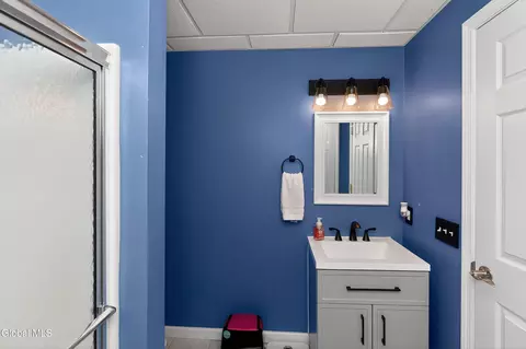 Bath - 58 Egmont Ct, Delmar, NY 12054 photo 4 of 4