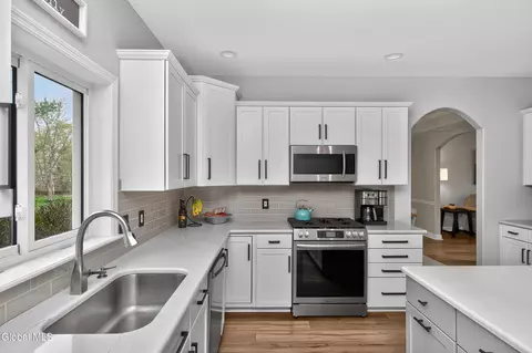 Kitchen - 58 Egmont Ct, Delmar, NY 12054 photo 1 of 5