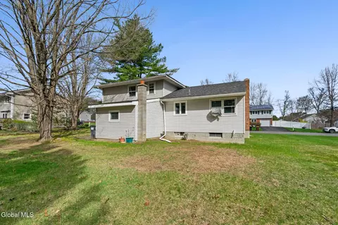 Exterior - 6 St Thomas Ln, Schenectady, NY 12304 photo 4 of 5