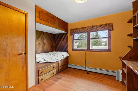 Bedroom - 6 St Thomas Ln, Schenectady, NY 12304 photo 4 of 6