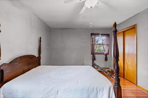 Bedroom - 6 St Thomas Ln, Schenectady, NY 12304 photo 1 of 6