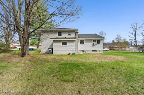 Exterior - 6 St Thomas Ln, Schenectady, NY 12304 photo 3 of 5