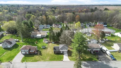 View/Area - 6 St Thomas Ln, Schenectady, NY 12304 photo 3 of 4