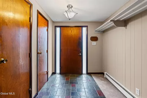 Entry Way - 6 St Thomas Ln, Schenectady, NY 12304 photo 1 of 1