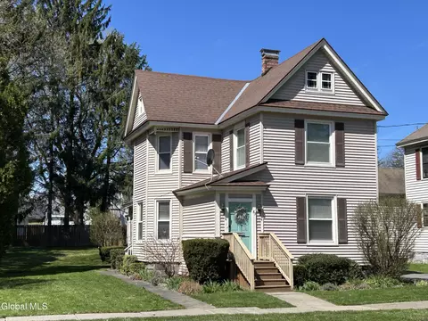 83 Kingsboro Ave, Gloversville, NY 12078