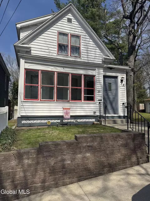 35 Cornell St, Schenectady, NY 12304