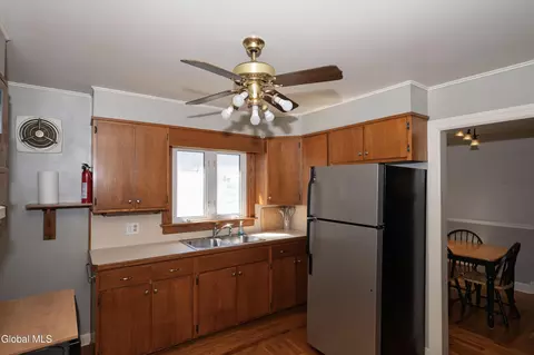 Kitchen - 2814 Halsey Dr, Schenectady, NY 12304 photo 1 of 2